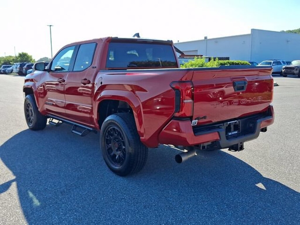 Certified 2024 Toyota Tacoma 4WD SR5 Truck Double Cab