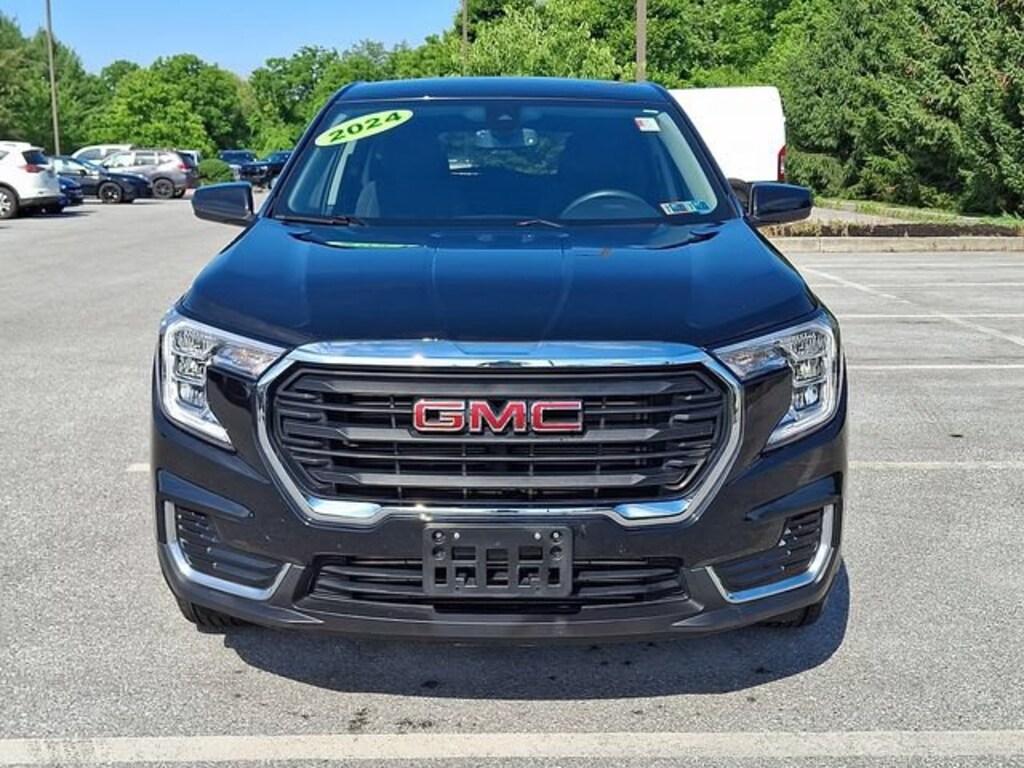 Used 2024 GMC Terrain SLE SUV
