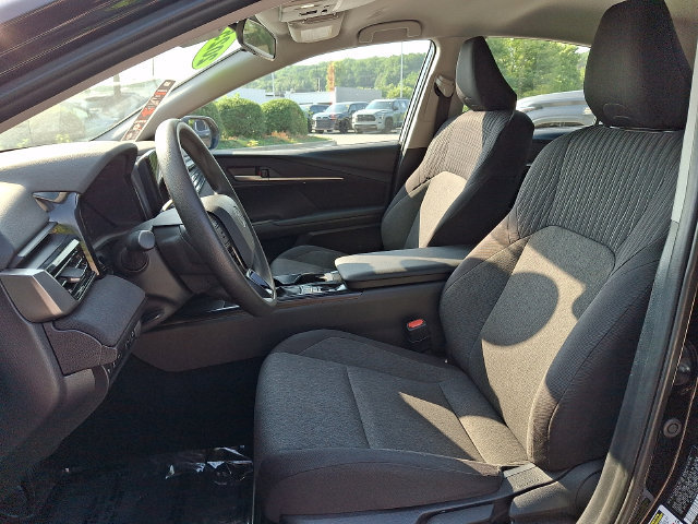2025 Toyota Camry LE - Photo 13