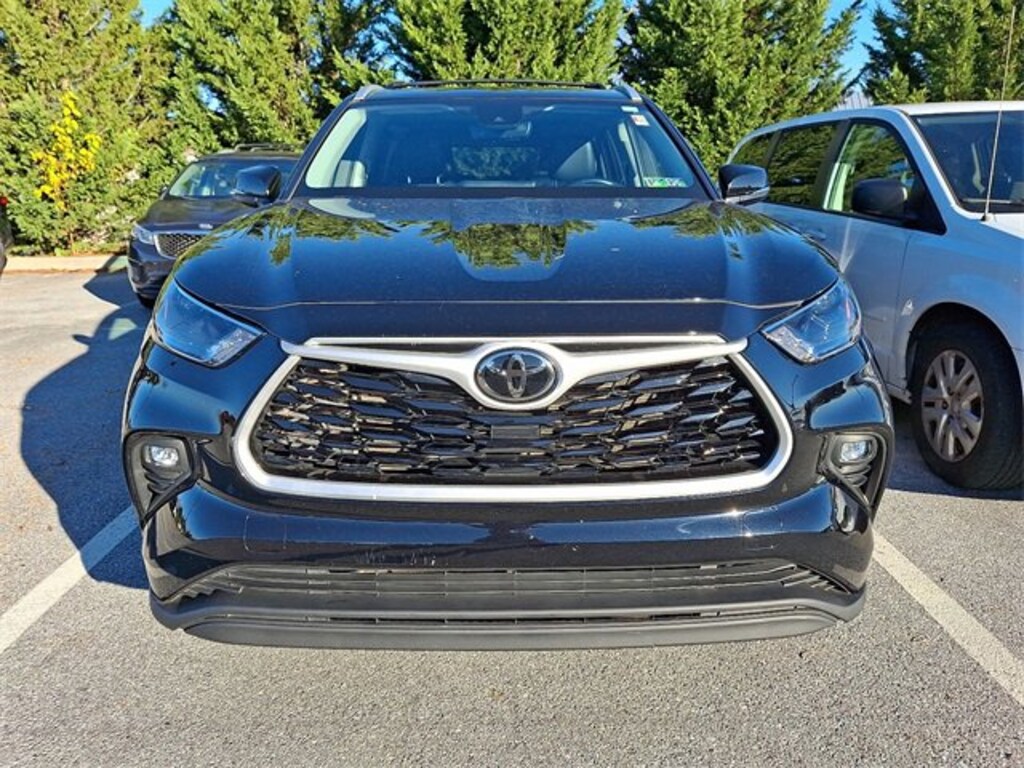 Used 2022 Toyota Highlander XLE SUV