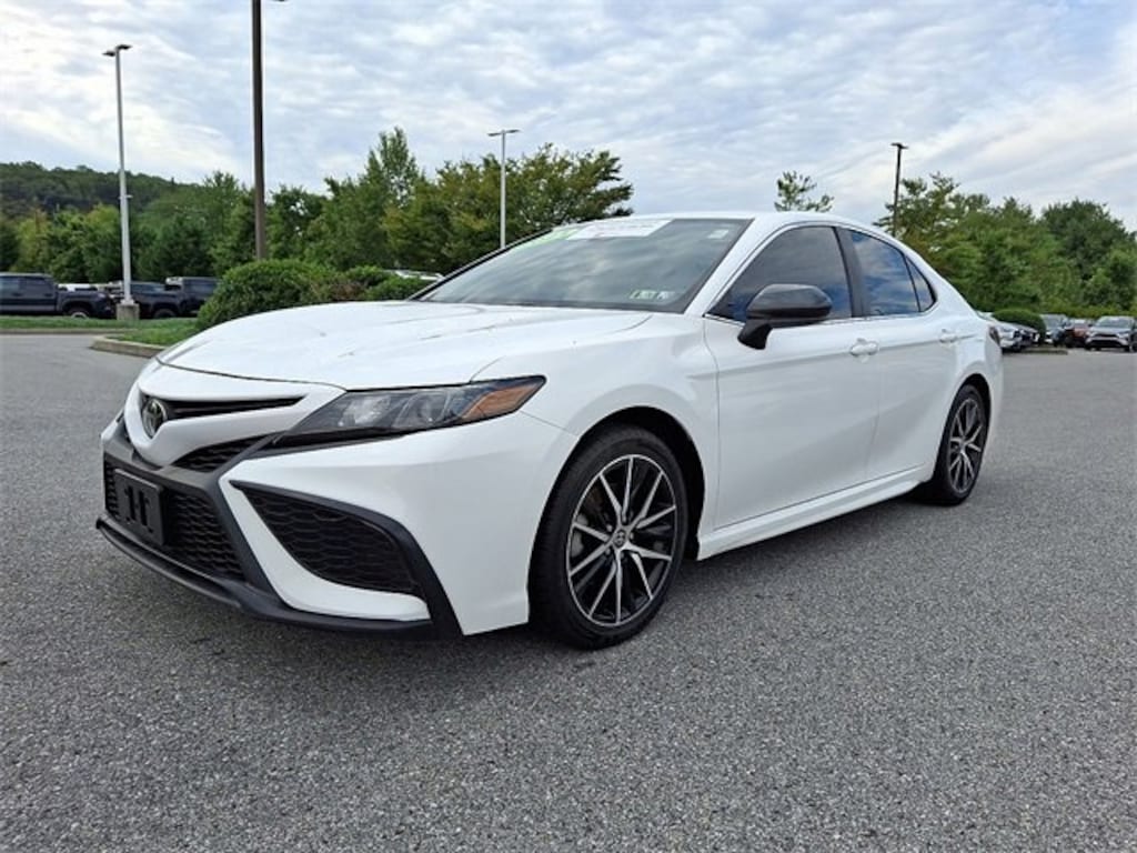Certified 2021 Toyota Camry SE Sedan