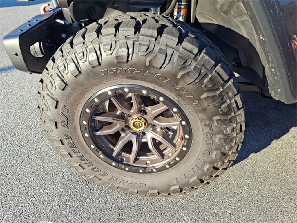 Used 2025 Jeep Gladiator Mojave X Truck Crew Cab