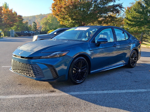 Used 2025 Toyota Camry SE Sedan
