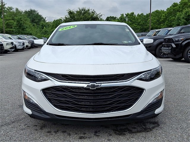 2024 Chevrolet Malibu RS photo 2