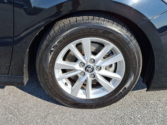 2025 Toyota Camry LE - Photo 8