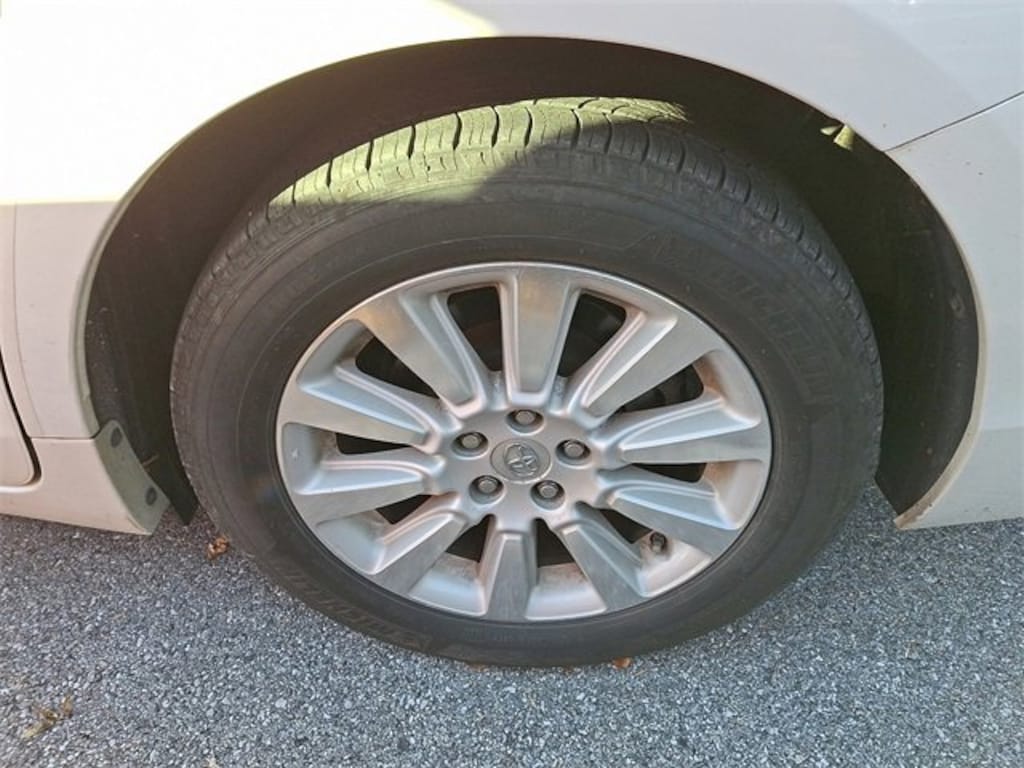 Used 2015 Toyota Sienna XLE Premium Van