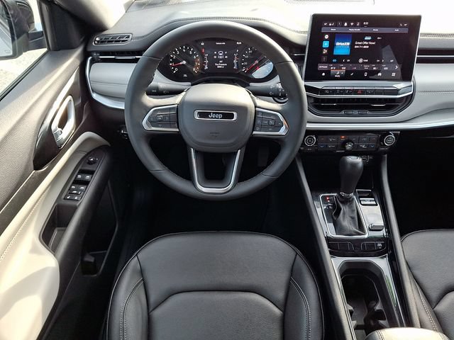 2025 Jeep Compass Limited - Photo 12