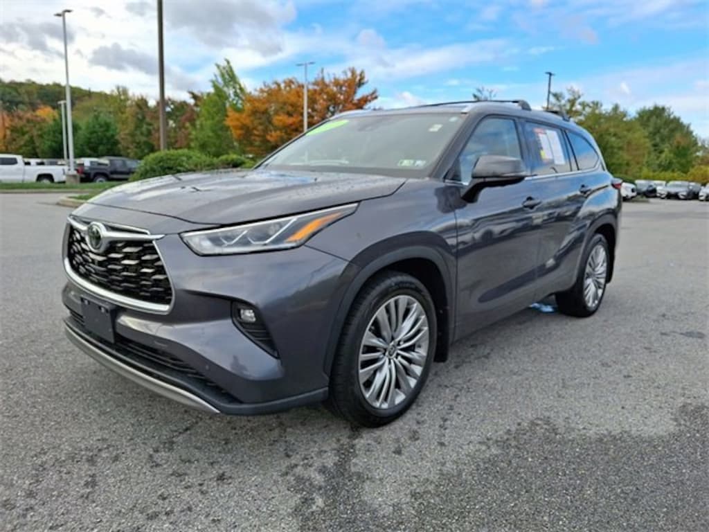 Used 2023 Toyota Highlander Platinum SUV