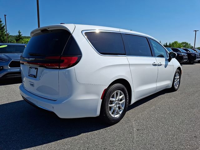2023 Chrysler Pacifica Touring L - Photo 6