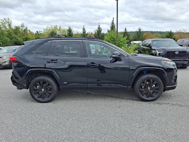 2023 Toyota RAV4 SE - Photo 7