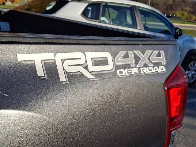 2017 Toyota Tacoma SR photo 4