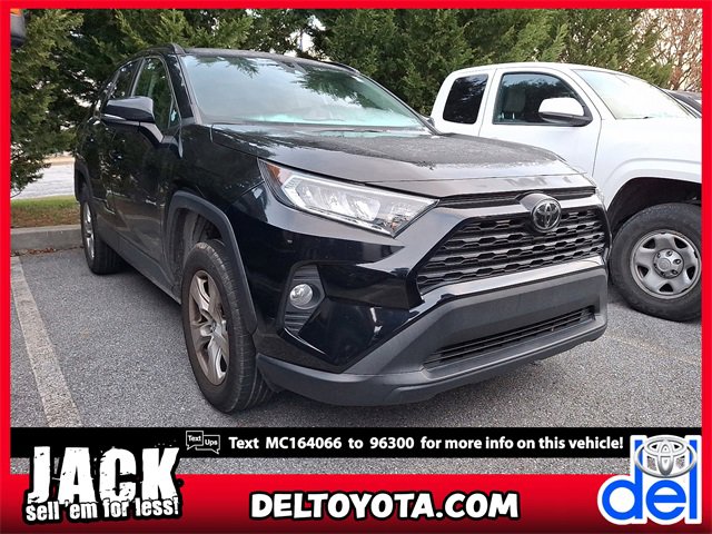 2021 Toyota RAV4 XLE's photo