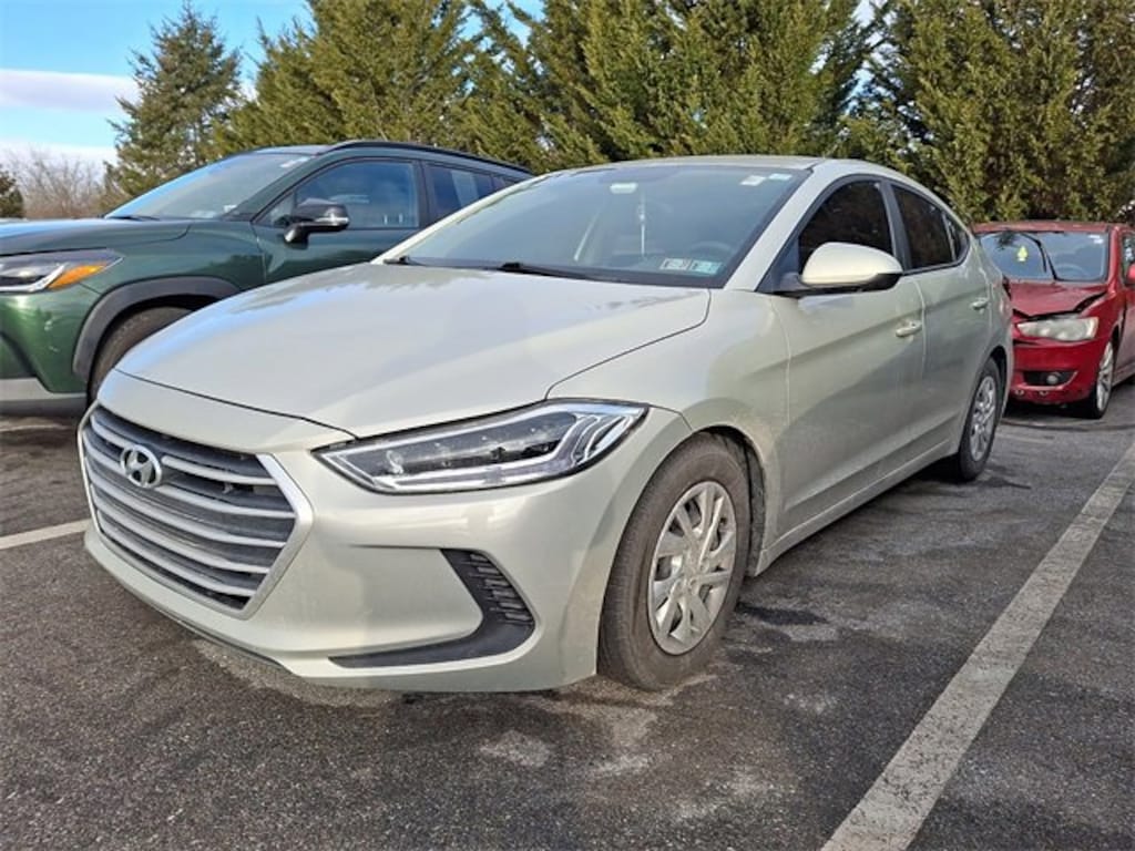 Used 2018 Hyundai Elantra SE Sedan