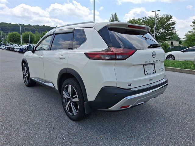 2022 Nissan Rogue Platinum photo 2
