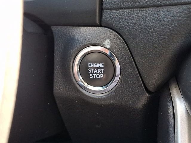 2024 Toyota RAV4 XLE - Photo 22