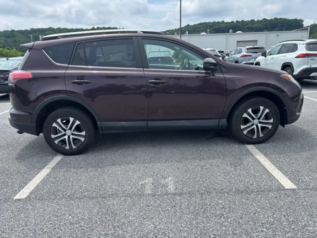 Used 2017 Toyota RAV4 LE SUV