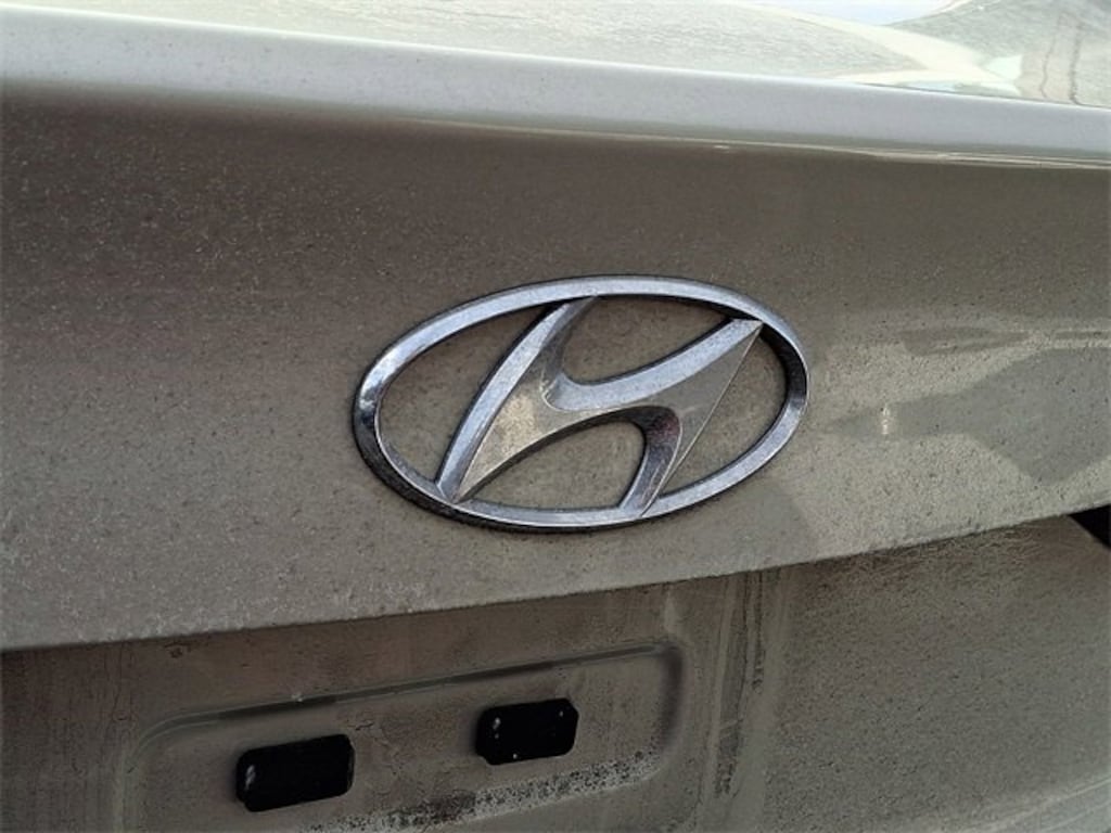 Used 2018 Hyundai Elantra SE Sedan