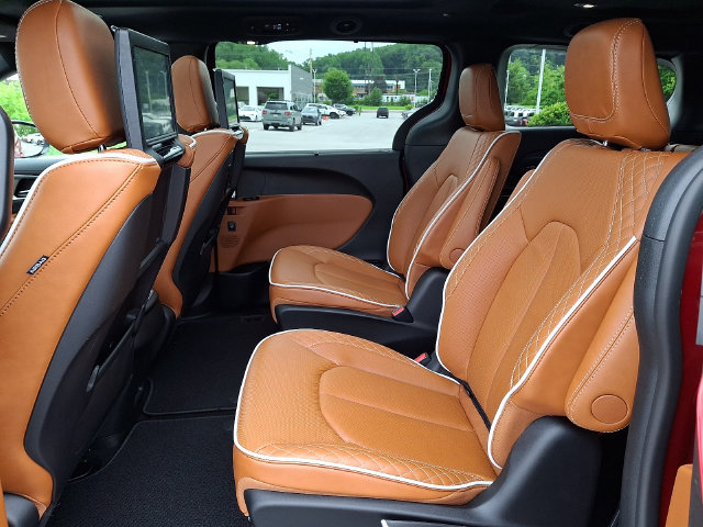 2026 Chrysler Pacifica Pinnacle - Photo 10