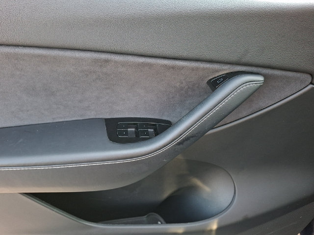 2021 Tesla Model Y Long Range - Photo 12