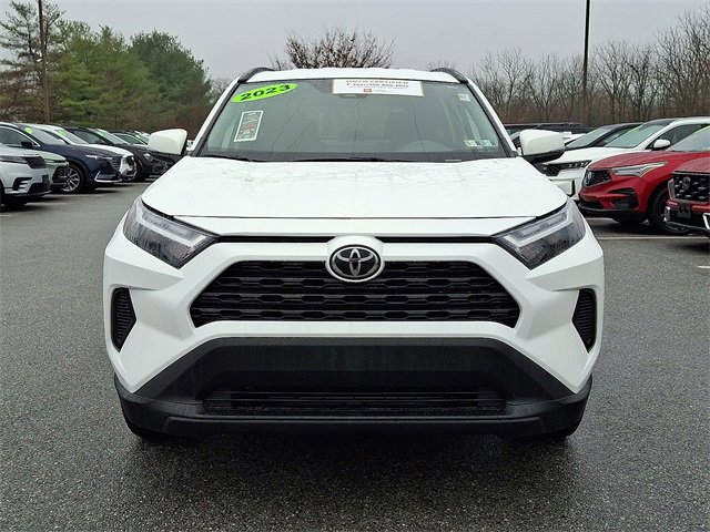 2023 Toyota RAV4 XLE photo 2