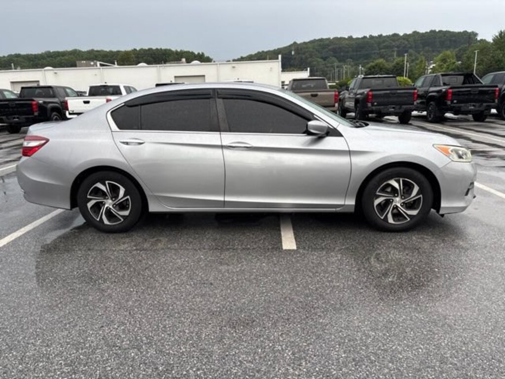 Used 2017 Honda Accord Sedan LX Sedan