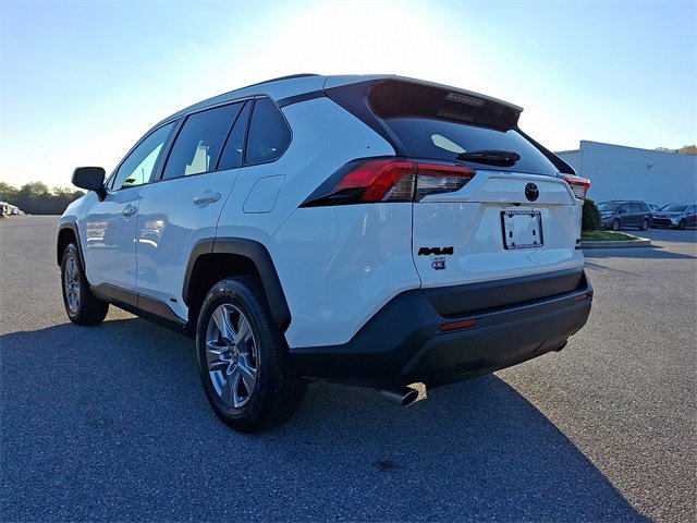 2024 Toyota RAV4 Hybrid XLE photo 4