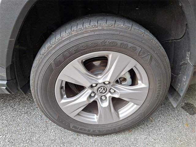 2024 Toyota RAV4 Hybrid XLE photo 2