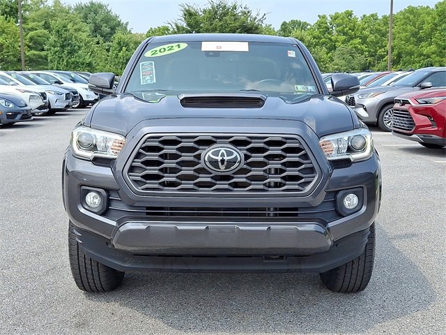 2021 Toyota Tacoma TRD Sport photo 2