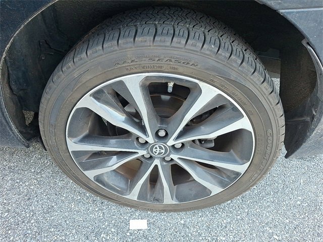 2018 Toyota Corolla XLE XSE photo 3