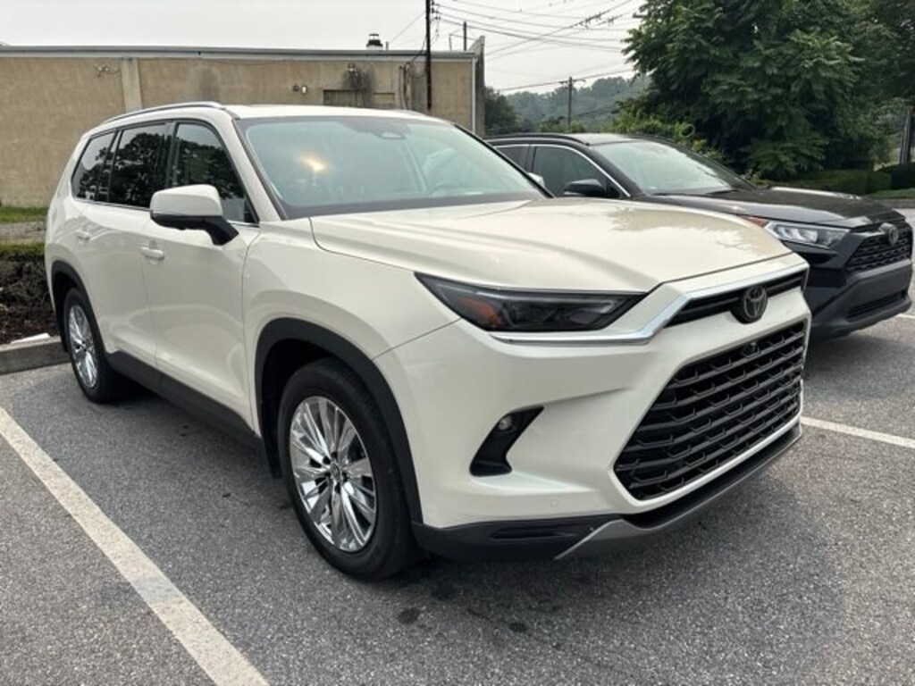 Used 2024 Toyota Grand Highlander Platinum SUV