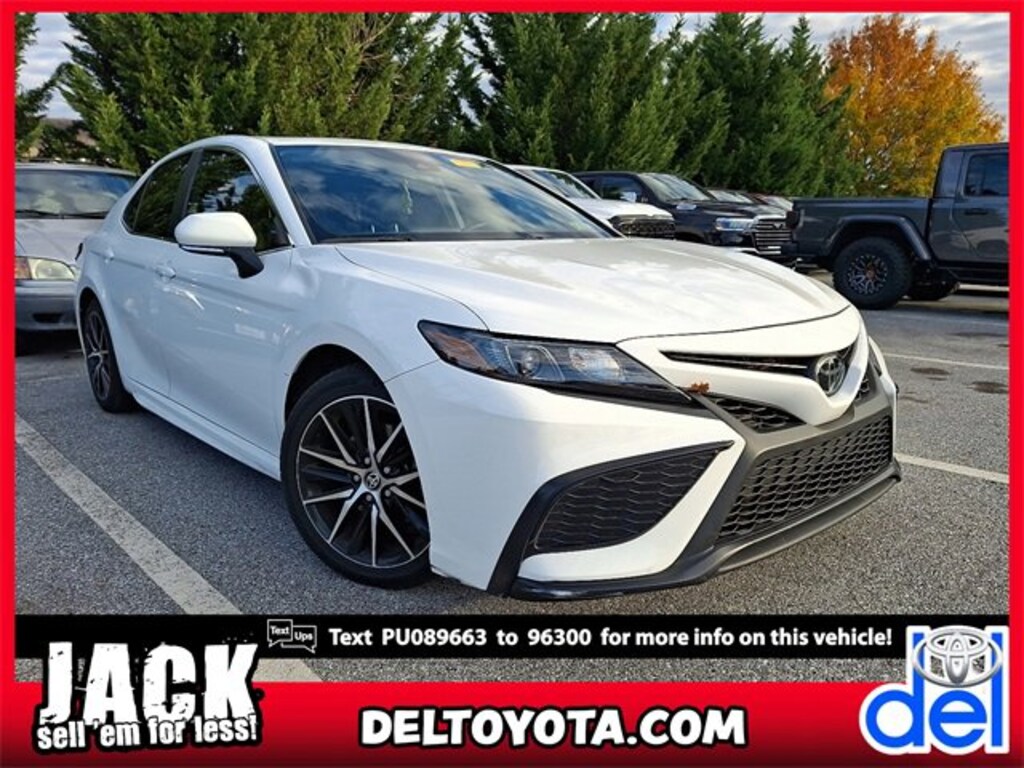 Used 2023 Toyota Camry SE Sedan