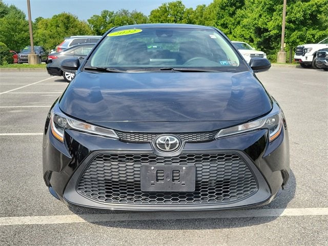 Used 2022 Toyota Corolla LE with VIN 5YFEPMAE7NP290852 for sale in Thorndale, PA