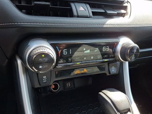 2024 Toyota RAV4 XLE - Photo 15