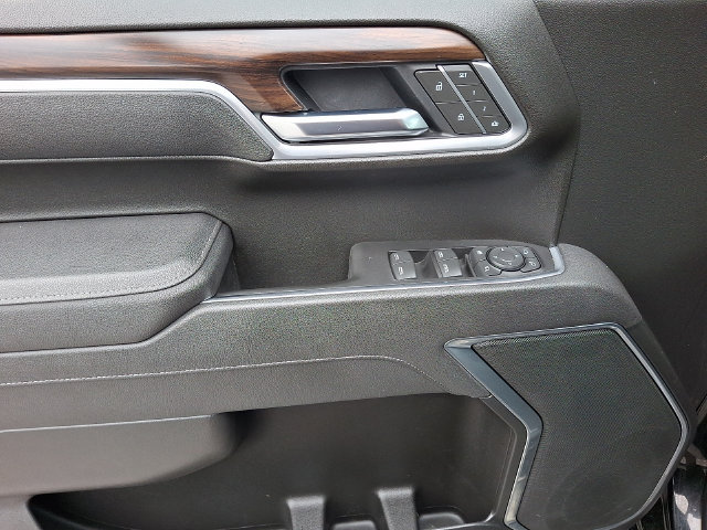 2025 GMC Sierra 1500 SLT - Photo 12