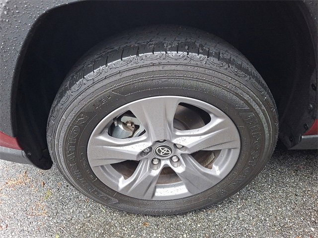 2025 Toyota RAV4 Hybrid LE photo 3