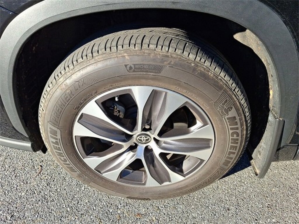 Used 2022 Toyota Highlander XLE SUV