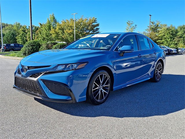 2023 Toyota Camry SE photo 3
