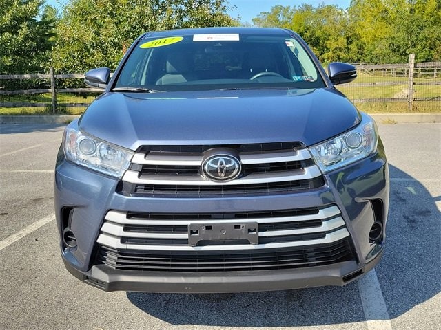 Used 2017 Toyota Highlander LE with VIN 5TDBZRFH6HS454942 for sale in Thorndale, PA