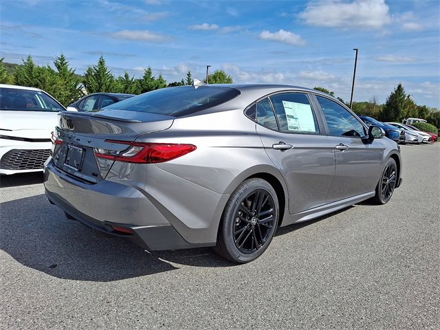 2026 Toyota Camry SE photo 4