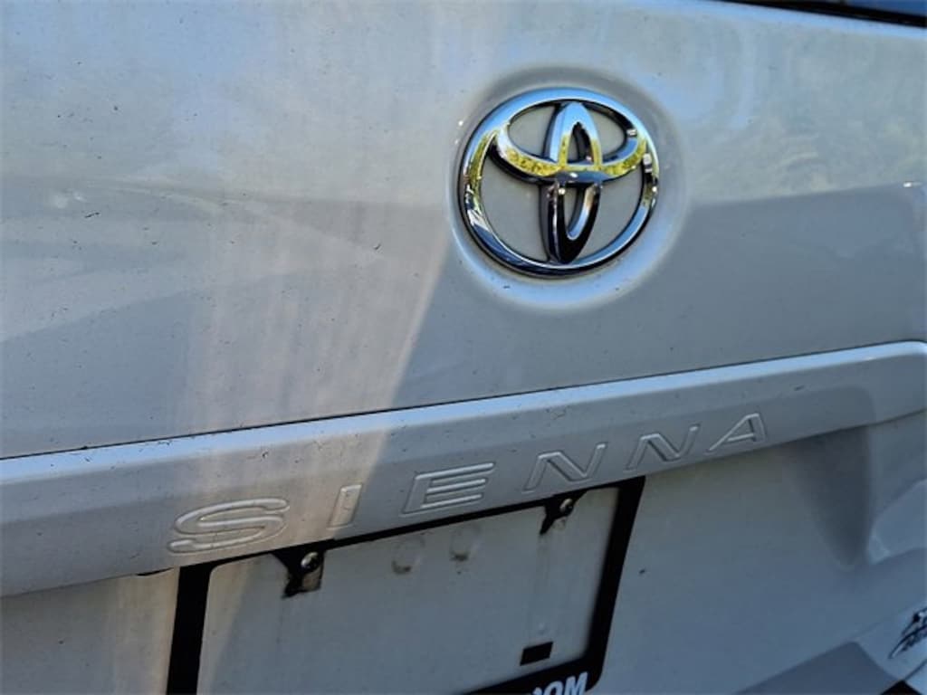 Used 2015 Toyota Sienna XLE Premium Van