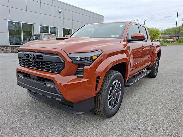 2025 Toyota Tacoma TRD Sport photo 2