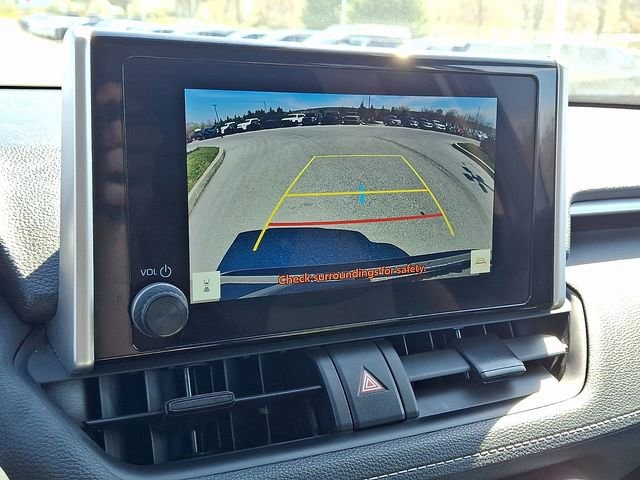 2024 Toyota RAV4 XLE - Photo 17