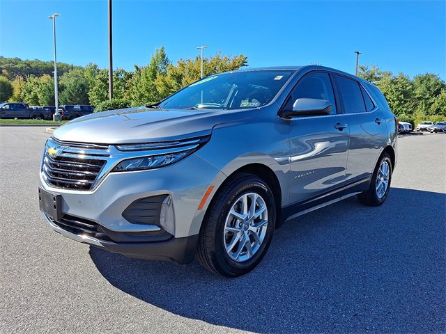 2024 Chevrolet Equinox LT photo 2
