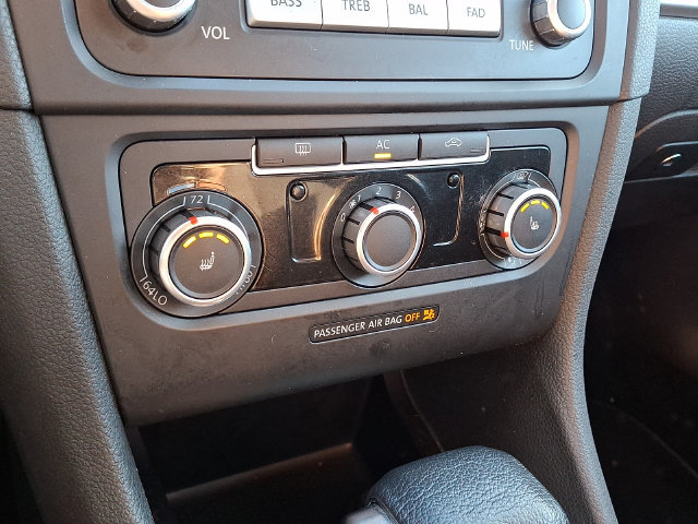 2010 Volkswagen Golf Base - Photo 18