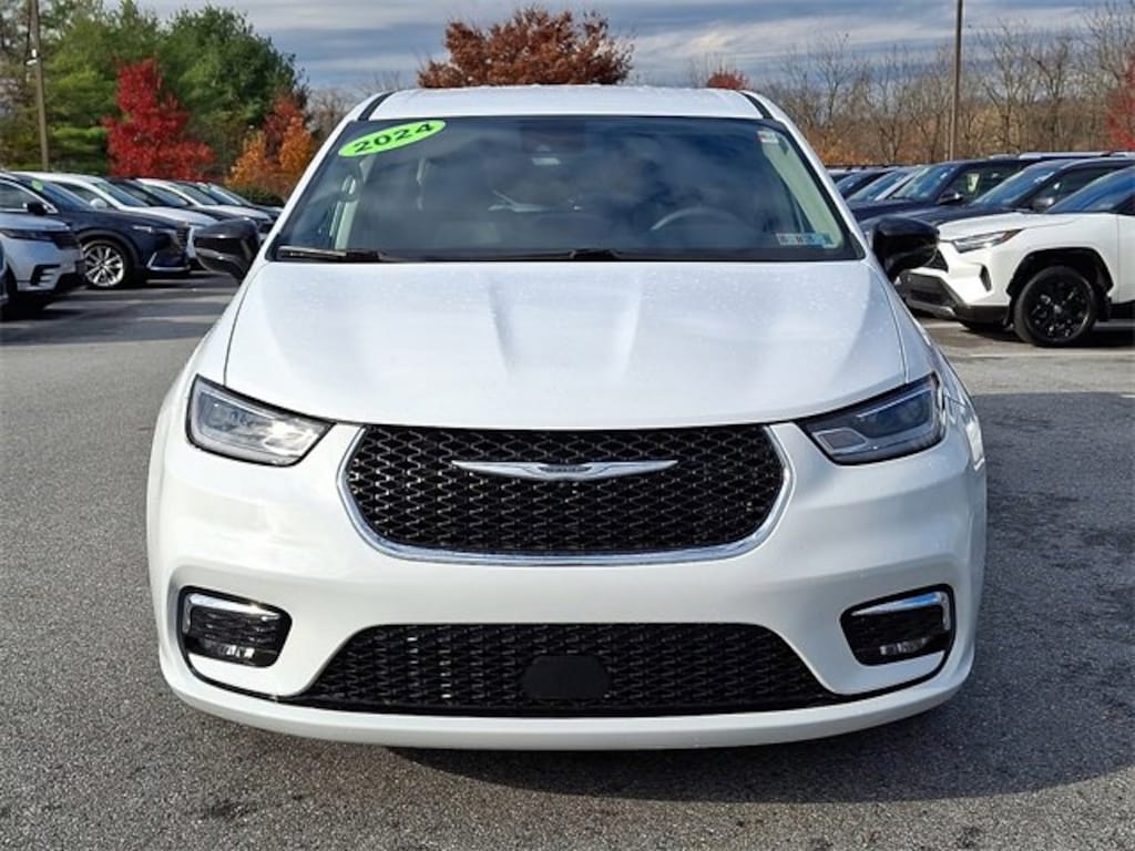 Used 2024 Chrysler Pacifica Touring L Van Passenger Van