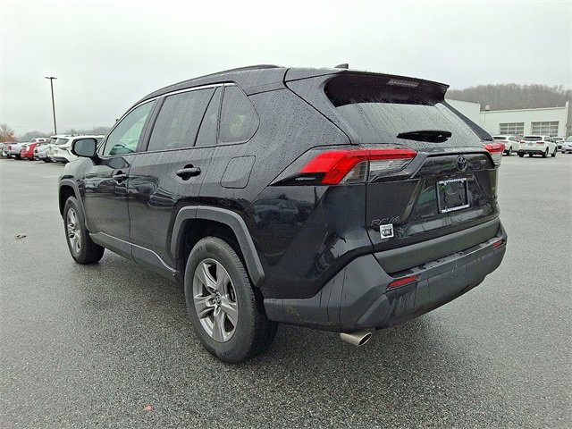 2024 Toyota RAV4 XLE photo 2