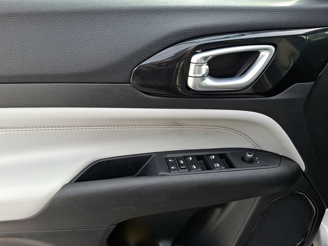 2025 Jeep Compass Limited - Photo 13