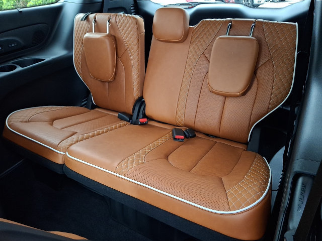 2026 Chrysler Pacifica Pinnacle - Photo 11
