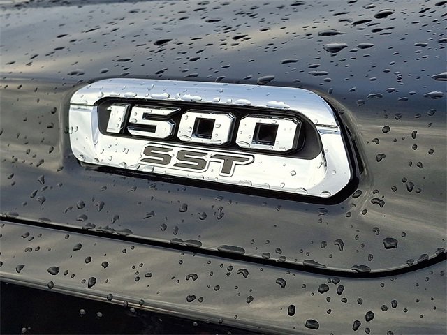 2025 Ram 1500 Laramie photo 3