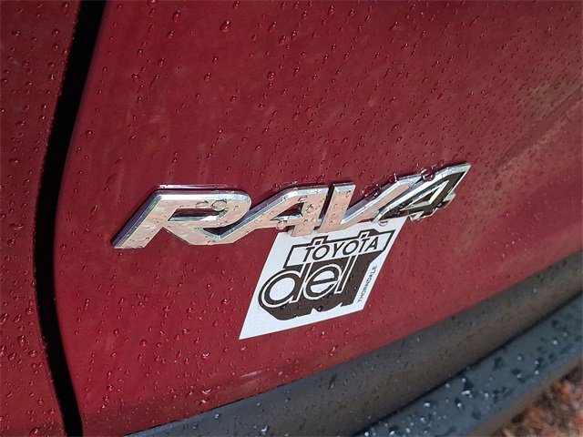 2025 Toyota RAV4 Hybrid LE photo 4